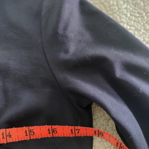 Beautiful Ann Taylor navy peplum top, size M - Picture 4 of 5